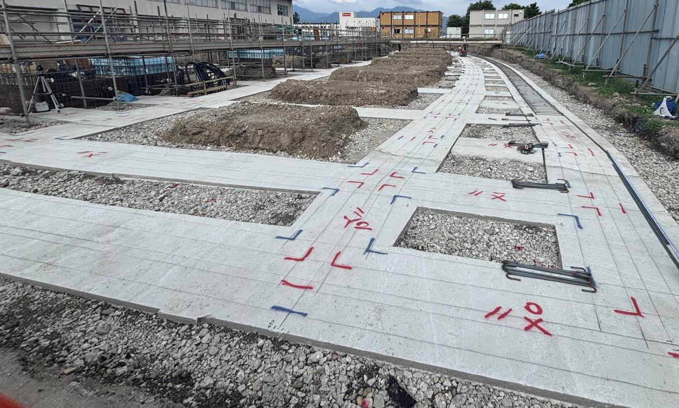 地中梁配筋（施設正面）の写真