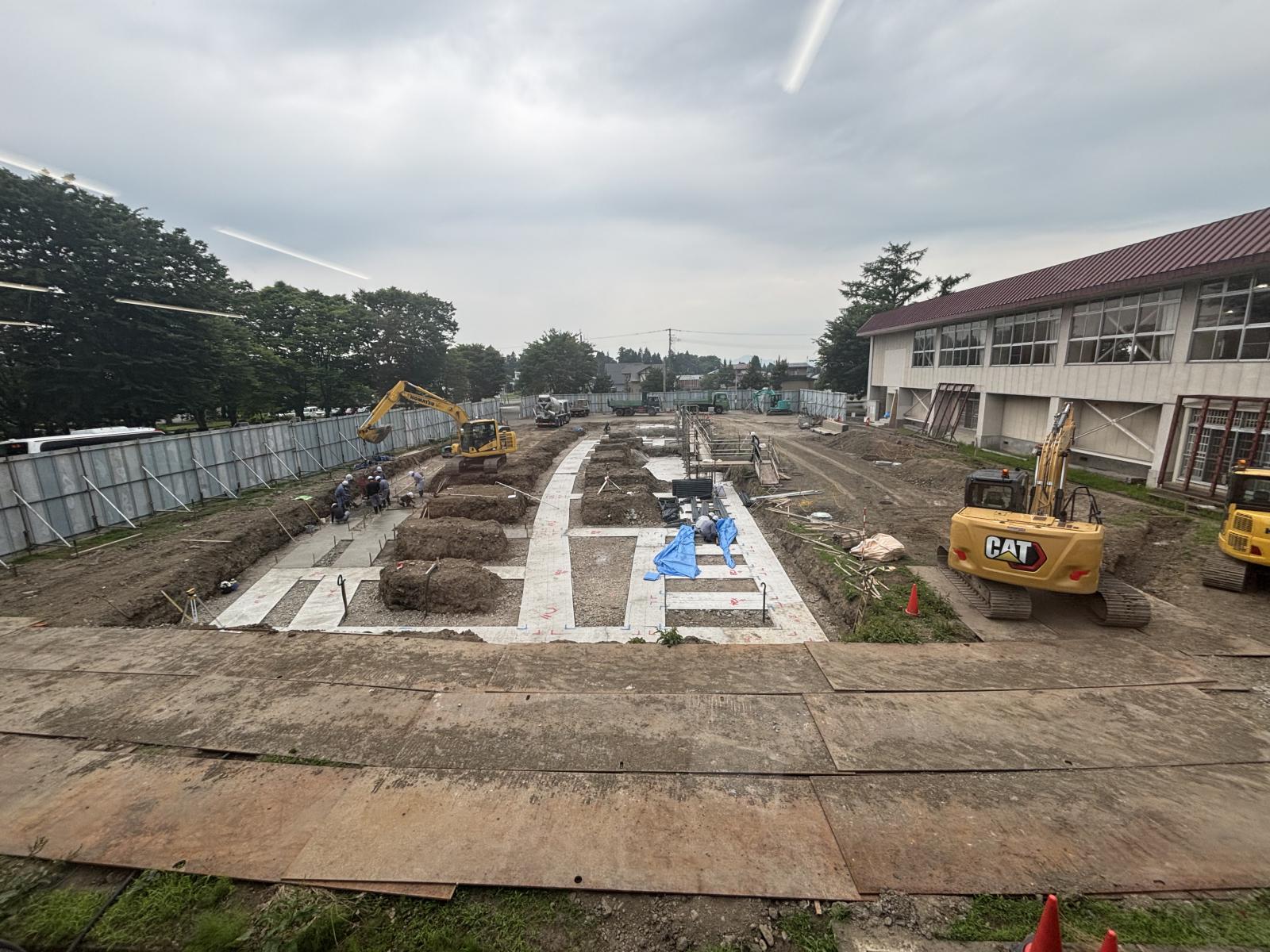 捨てコン及び配筋作業の全景1