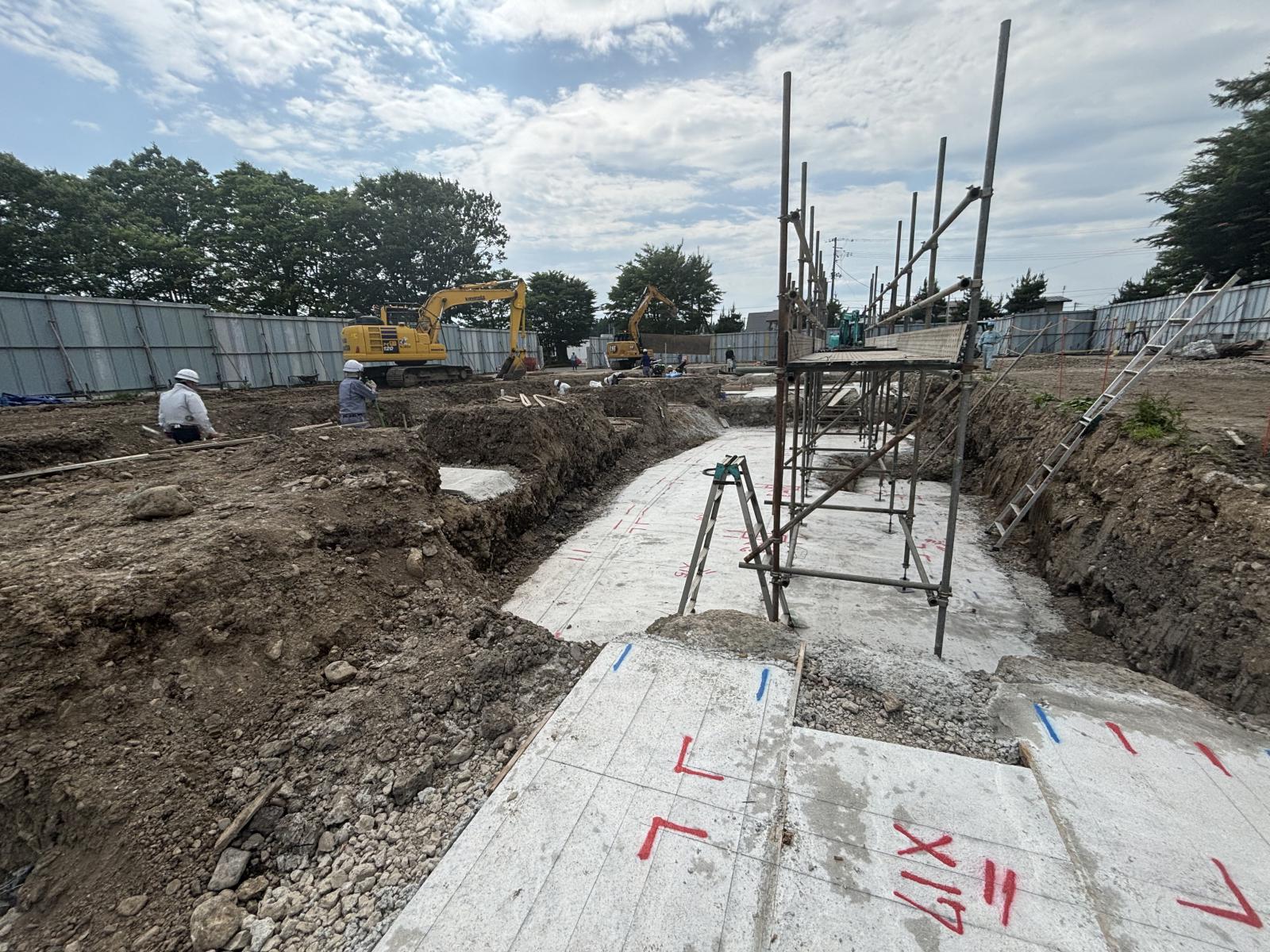 捨てコン作業と足場組立作業