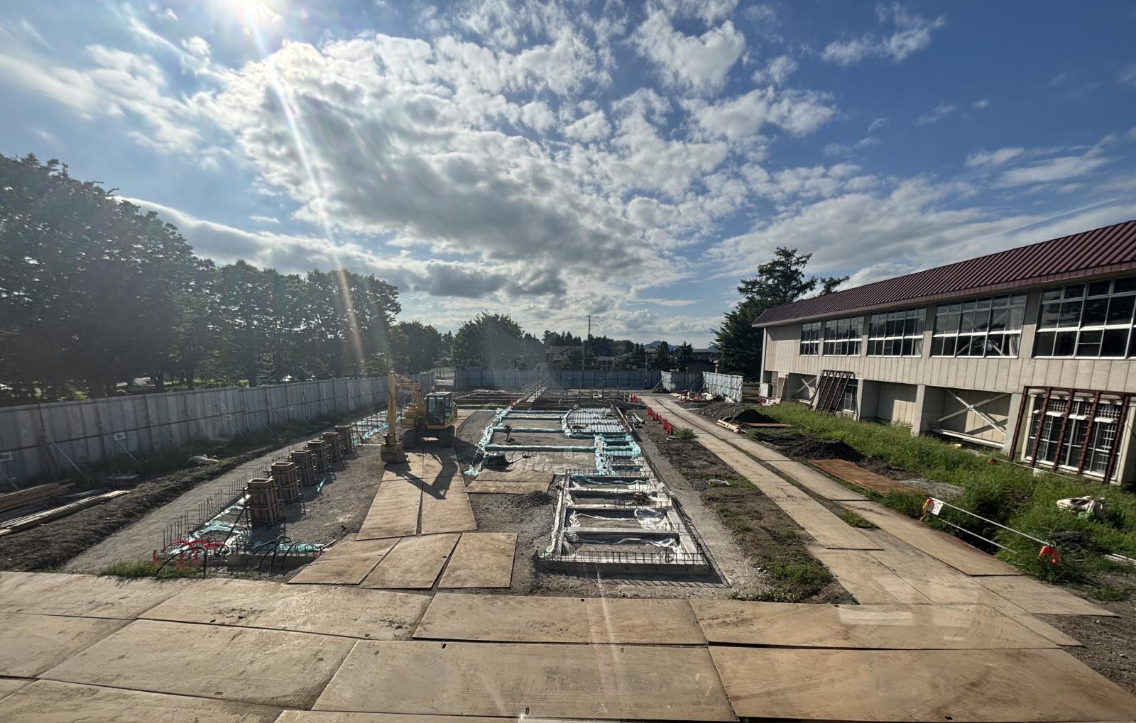 仮設工事、型枠工事、鉄筋工事の写真